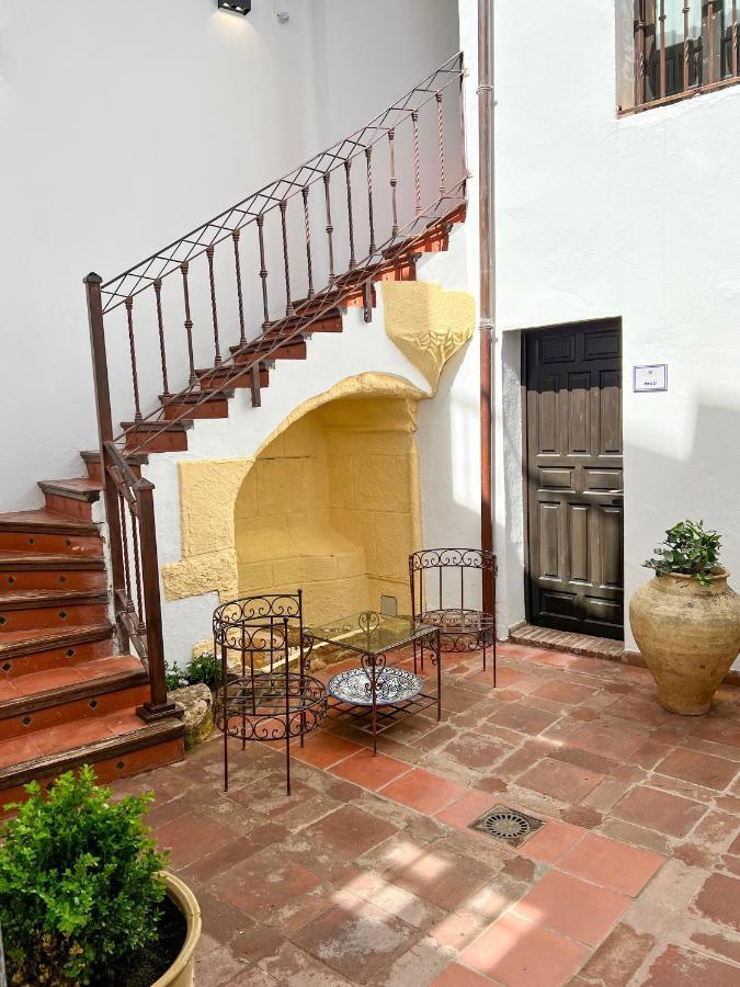 Hostal Servilia Carmona  Exteriör bild