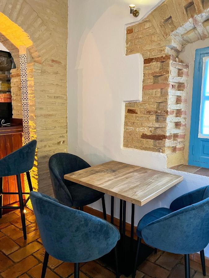 Hostal Servilia Carmona  Exteriör bild