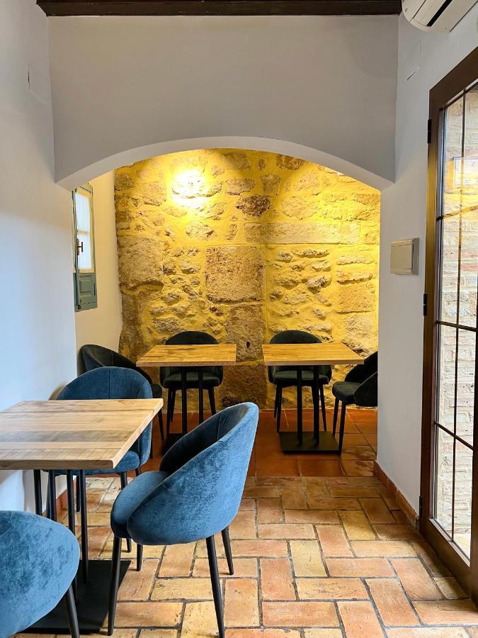 Hostal Servilia Carmona  Exteriör bild