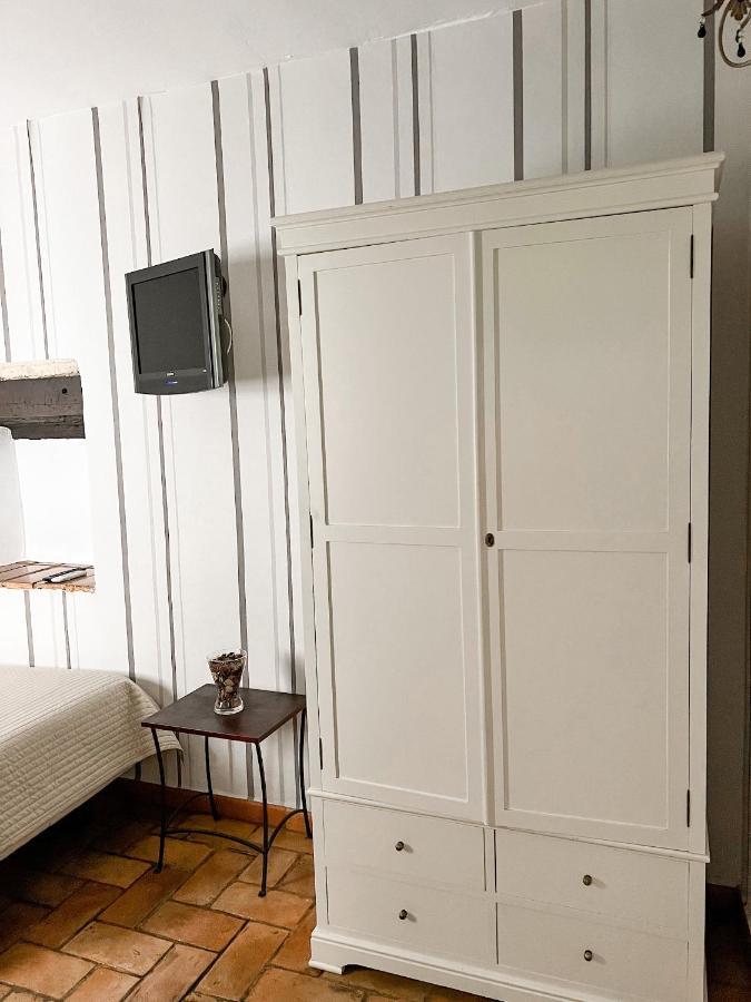 Hostal Servilia Carmona  Exteriör bild