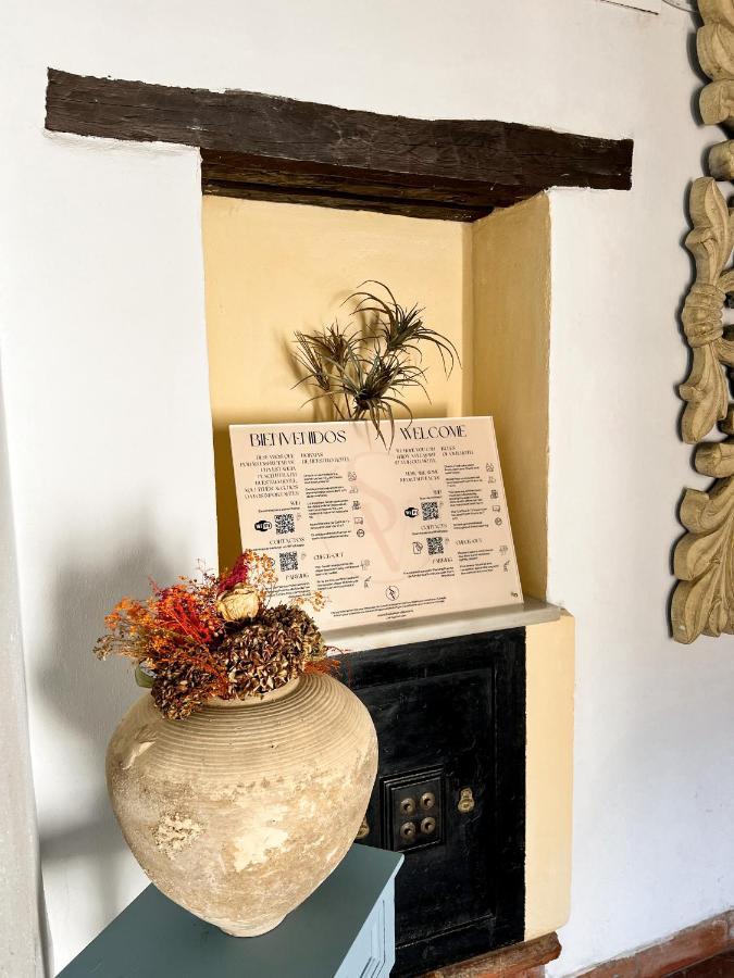 Hostal Servilia Carmona  Exteriör bild