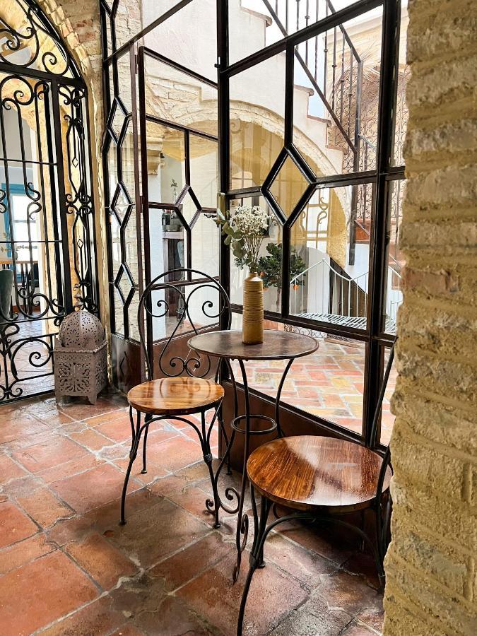 Hostal Servilia Carmona  Exteriör bild