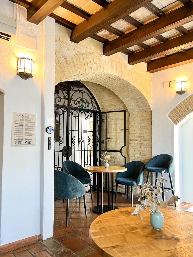 Hostal Servilia Carmona  Exteriör bild