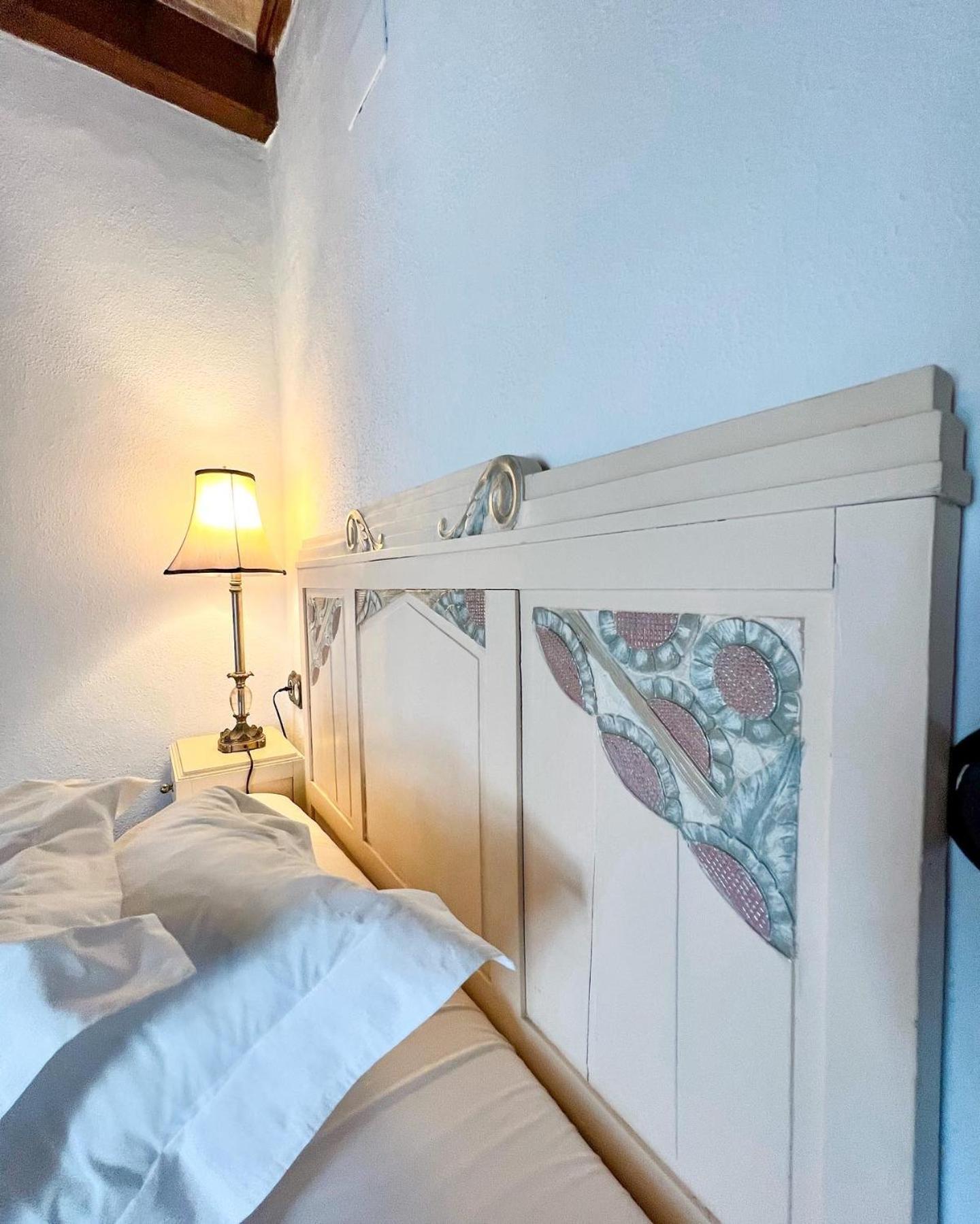 Hostal Servilia Carmona  Exteriör bild