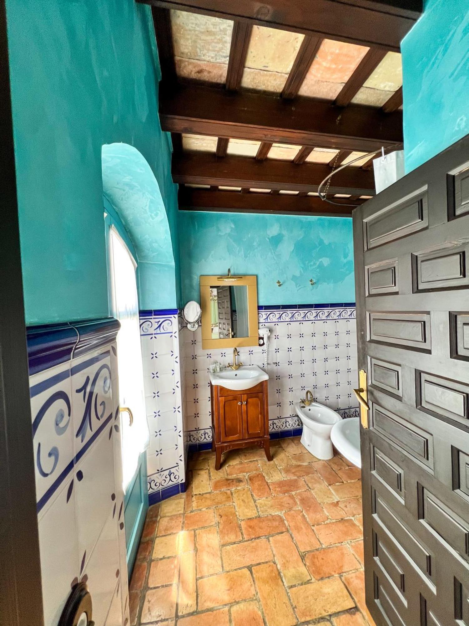 Hostal Servilia Carmona  Exteriör bild